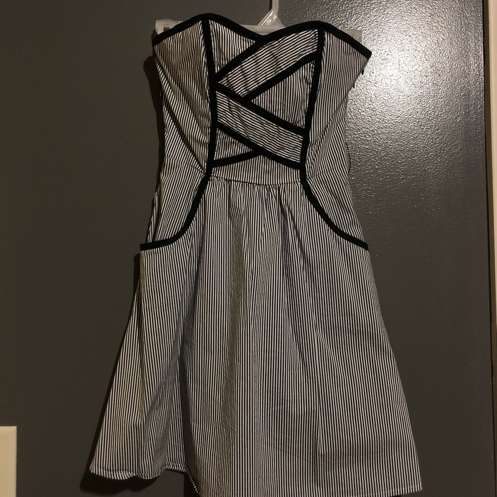 Bebe Sun Dress - image 4